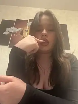 RiaLowelyt online show from 15, 5, 2026