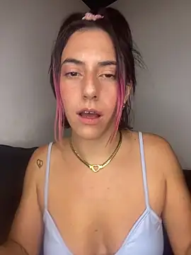 Snapshot of LatinDolliee chatting on 25, 5, 2026 LatinDolliee online show from 25, 5, 2026