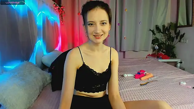 Snapshot of SummerLilaa chatting on 7, 6, 2026 SummerLilaa online show from 7, 6, 2026