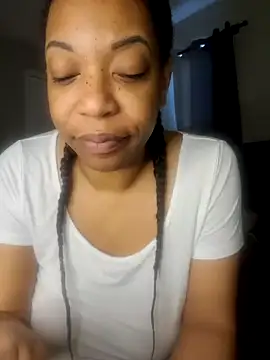 KinkeeKaee online show from 19, 5, 2026
