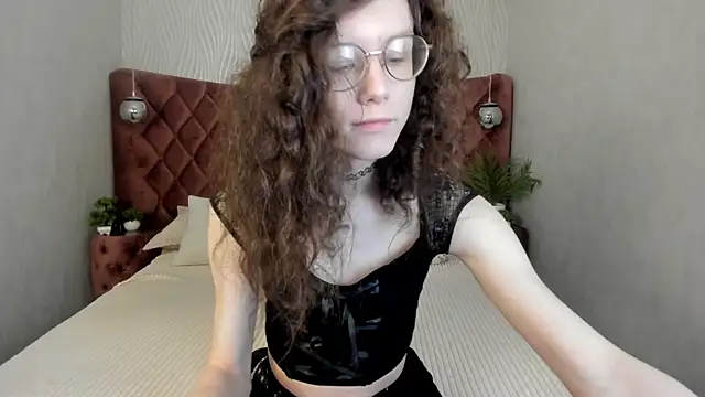 Snapshot of OlesiaBev chatting on 24, 5, 2026 OlesiaBev online show from 24, 5, 2026