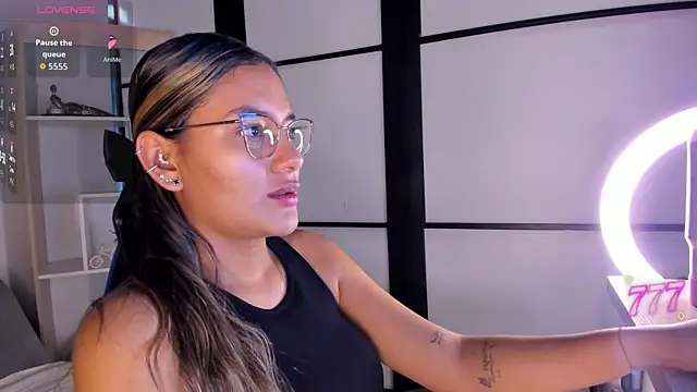 SophieWatson  online show from 6, 7, 2026