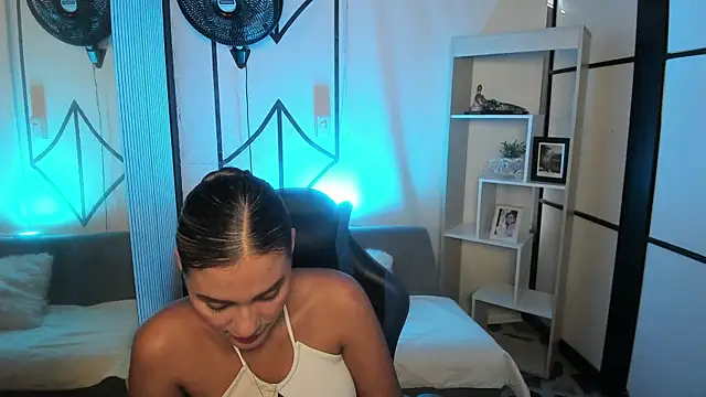 SophieWatson  online show from 2, 7, 2026