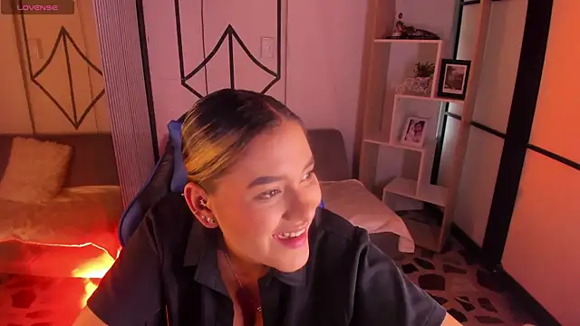SophieWatson  online show from 1, 7, 2026