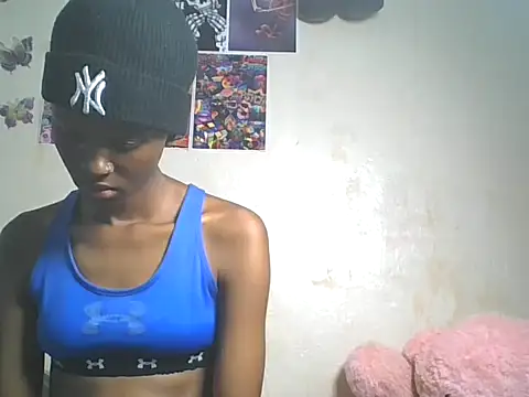 Snapshot of loversoncam chatting on 23, 5, 2026 loversoncam online show from 23, 5, 2026