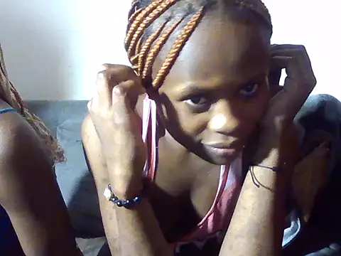 Snapshot of Candysleek_petite chatting on 15, 6, 2026 Candysleek petite online show from 15, 6, 2026