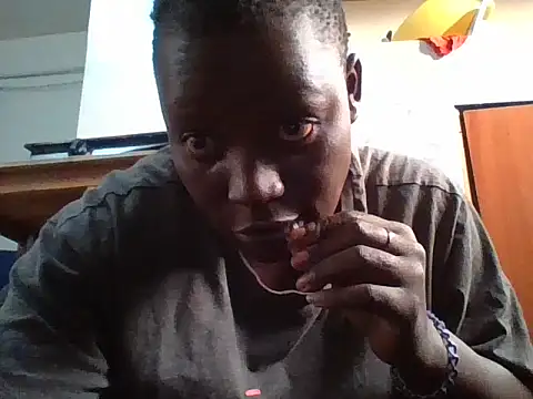 Snapshot of yourdreamgirlT chatting on 25, 7, 2026 yourdreamgirlT online show from 25, 7, 2026