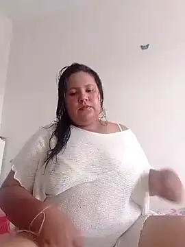 Snapshot of DannaMillan chatting on 19, 5, 2026 DannaMillan online show from 19, 5, 2026