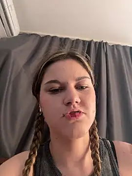 Snapshot of la_lisa_ chatting on 18, 6, 2026 la lisa online show from 18, 6, 2026