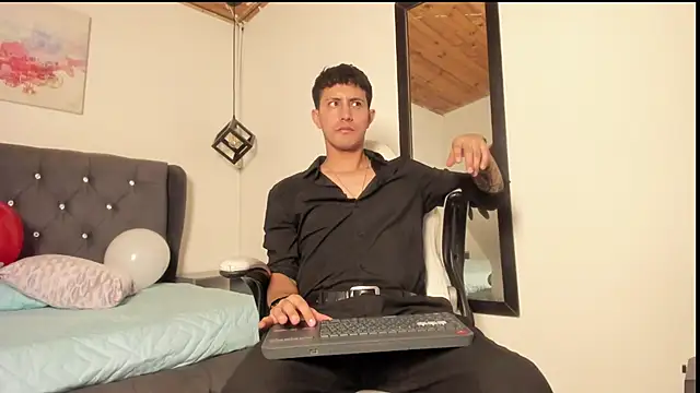 Snapshot of marcos_vieyra chatting on 30, 6, 2026 marcos vieyra online show from 30, 6, 2026