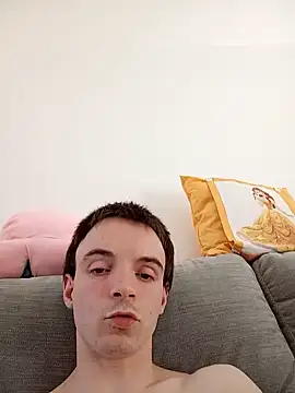 Snapshot of thomsnapchaud chatting on 7, 7, 2026 thomsnapchaud online show from 7, 7, 2026
