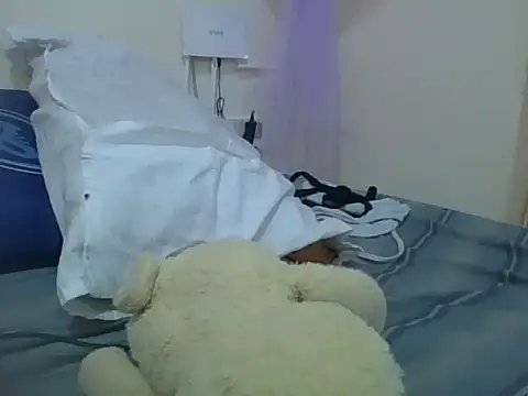 Snapshot of Queen_Zuri chatting on 18, 7, 2026 Queen Zuri online show from 18, 7, 2026