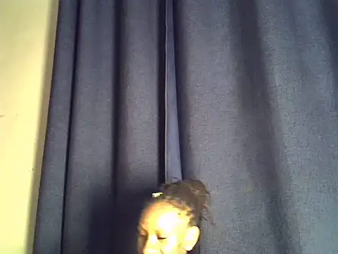 Snapshot of Queen_slim2 chatting on 23, 5, 2026 Queen slim2 online show from 23, 5, 2026