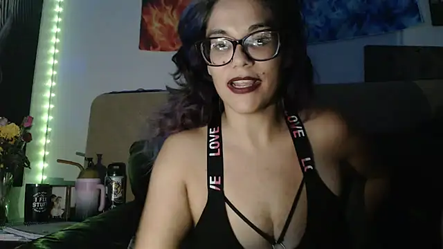 Snapshot of MamaBee88 chatting on 31, 5, 2026 MamaBee88 online show from 31, 5, 2026