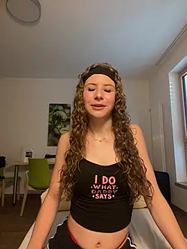 MilaRoseee online show from 26, 6, 2026