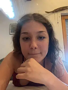 Snapshot of SecretViolaa chatting on 11, 7, 2026 SecretViolaa online show from 11, 7, 2026