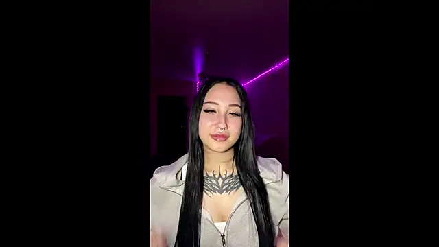 Greeneyedlauren online show from 16, 5, 2026