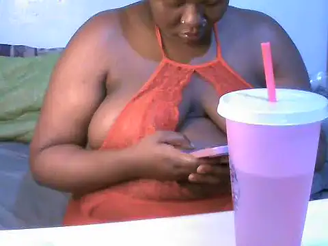 Snapshot of cumming-queen chatting on 8, 7, 2026 cumming-queen online show from 8, 7, 2026
