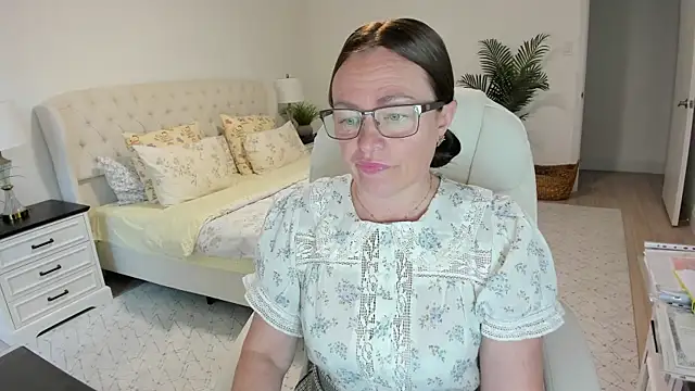 Snapshot of Vika73 chatting on 12, 5, 2026 Vika73 online show from 12, 5, 2026