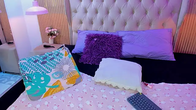 Violetaruizz online show from 19, 5, 2026