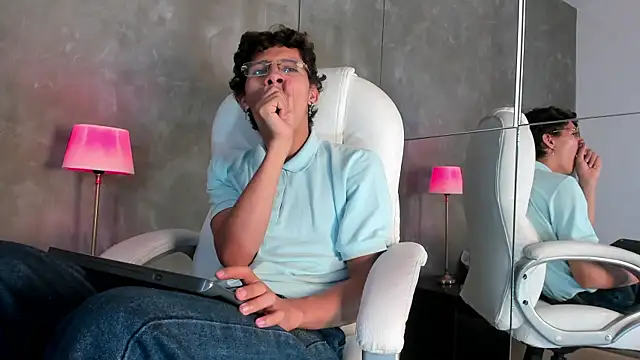 Snapshot of Ethan_todd chatting on 27, 5, 2026 Ethan todd online show from 27, 5, 2026