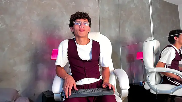 Snapshot of Ethan_todd chatting on 23, 5, 2026 Ethan todd online show from 23, 5, 2026