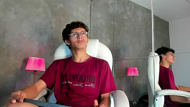 Snapshot of Ethan_todd chatting on 26, 5, 2026 Ethan todd online show from 26, 5, 2026
