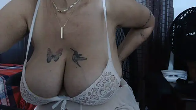 Snapshot of jenny_milf69 chatting on 5, 7, 2026 jenny milf69 online show from 5, 7, 2026