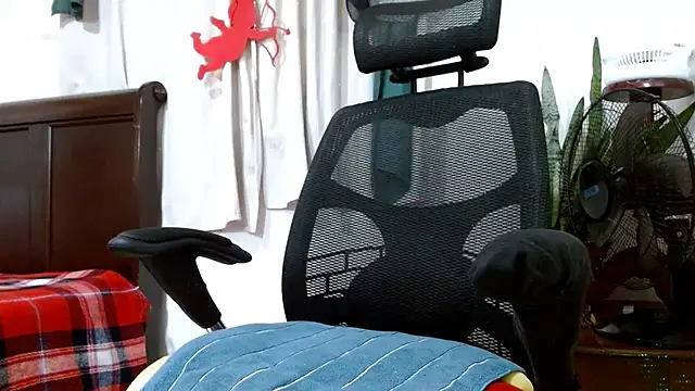 Snapshot of jenny_milf69 chatting on 19, 10, 2025 jenny milf69 online show from 19, 10, 2025