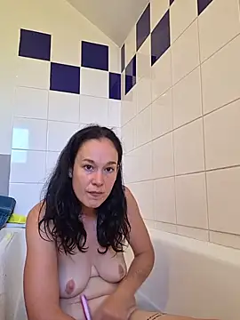 Snapshot of adelinegirly chatting on 29, 6, 2026 adelinegirly online show from 29, 6, 2026