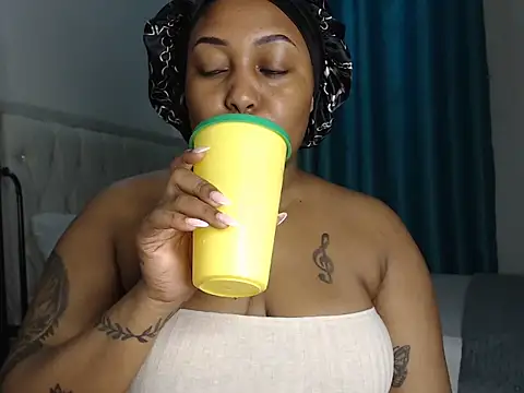 Snapshot of Mamacita_Boo chatting on 8, 6, 2026 Mamacita Boo online show from 8, 6, 2026