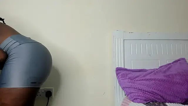 Snapshot of Real_Slim_Thick chatting on 7, 7, 2026 Real Slim Thick online show from 7, 7, 2026