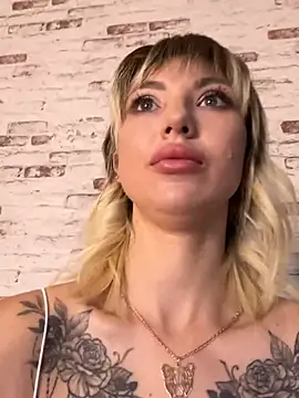Snapshot of TeaseBabeXXX chatting on 7, 6, 2026 TeaseBabeXXX online show from 7, 6, 2026