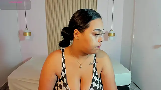 Snapshot of MiaLane3 chatting on 18, 6, 2026 MiaLane3 online show from 18, 6, 2026