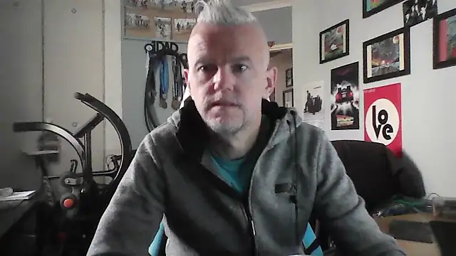 Snapshot of TheSexyCyclist chatting on 18, 5, 2026 TheSexyCyclist online show from 18, 5, 2026