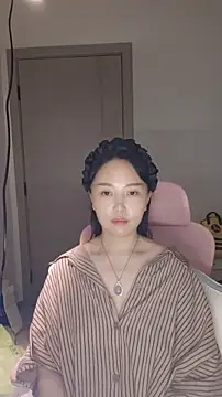 Snapshot of lylxili chatting on 4, 6, 2026 lylxili online show from 4, 6, 2026