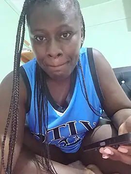 Snapshot of thickiana4 chatting on 18, 5, 2026 thickiana4 online show from 18, 5, 2026
