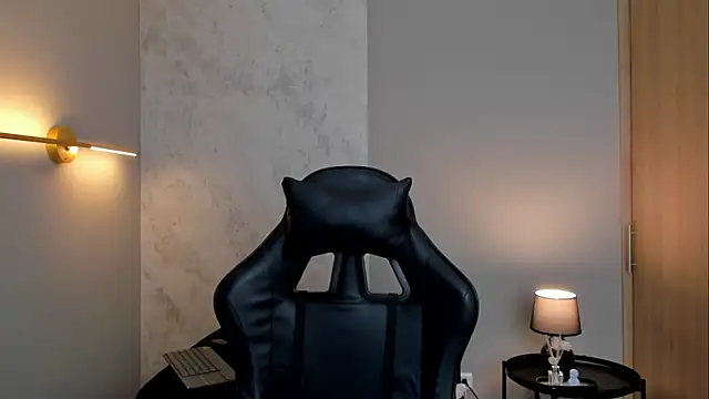 Snapshot of MeganColt chatting on 8, 7, 2026 MeganColt online show from 8, 7, 2026