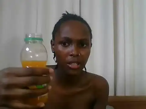 Snapshot of Sleek_petite chatting on 22, 6, 2026 Sleek petite online show from 22, 6, 2026