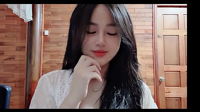 Snapshot of Bee-Cherry chatting on 17, 6, 2026 Bee-Cherry online show from 17, 6, 2026