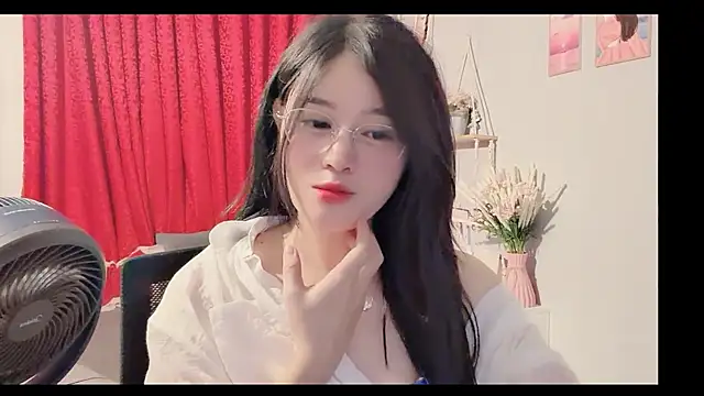 Snapshot of Bee-Cherry chatting on 9, 6, 2026 Bee-Cherry online show from 9, 6, 2026
