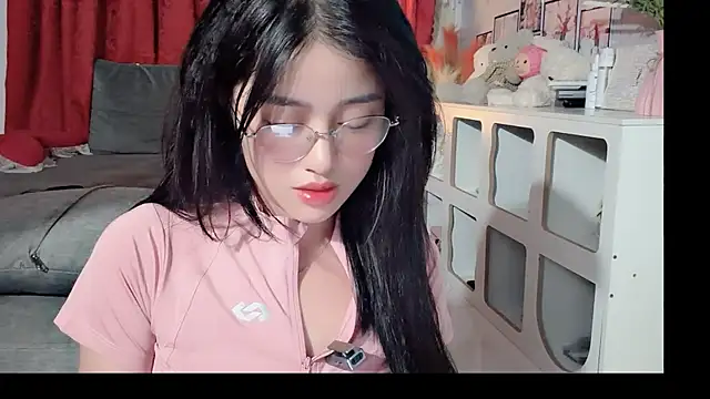 Snapshot of Bee-Cherry chatting on 25, 5, 2026 Bee-Cherry online show from 25, 5, 2026