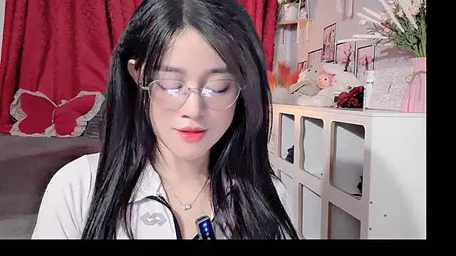 Snapshot of Bee-Cherry chatting on 31, 5, 2026 Bee-Cherry online show from 31, 5, 2026