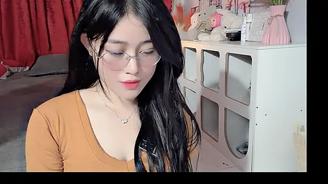Snapshot of Bee-Cherry chatting on 25, 5, 2026 Bee-Cherry online show from 25, 5, 2026