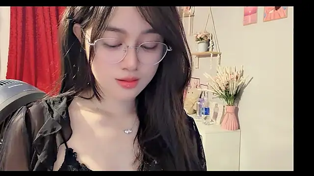 Snapshot of Bee-Cherry chatting on 29, 6, 2026 Bee-Cherry online show from 29, 6, 2026