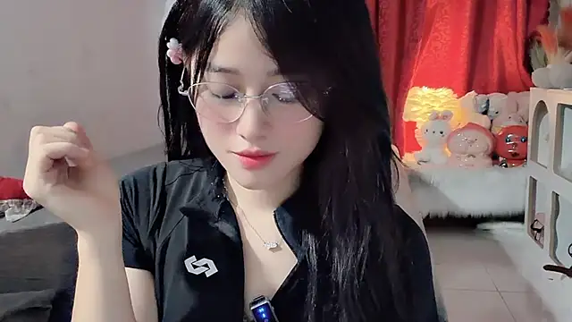 Snapshot of Bee-Cherry chatting on 24, 5, 2026 Bee-Cherry online show from 24, 5, 2026
