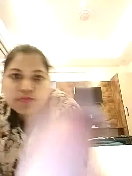 Miss kirtii online show from 18, 5, 2026