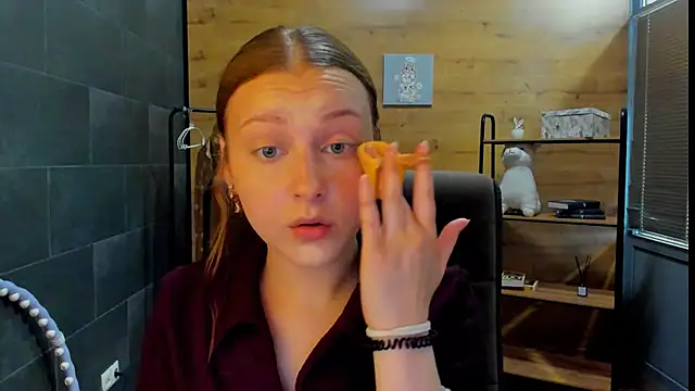 LauraaJohnson online show from 20, 5, 2026
