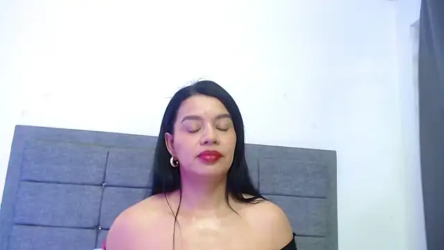 Snapshot of Emily_milfF chatting on 30, 5, 2026 Emily milfF online show from 30, 5, 2026