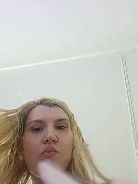 HotBlondie69 online show from 16, 7, 2026